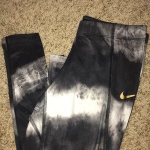 Nike Pro Leggings (RARE) Sz M